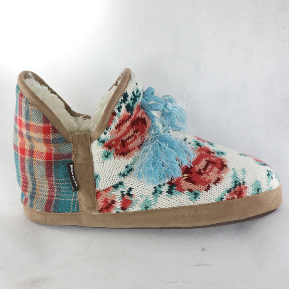 New MUK LUKS Floral Woven Lined Shearling Slippers - Picture 2 of 7